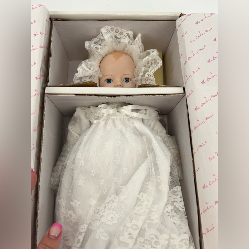 DANBURY MINT VINTAGE 1991 Emily Doll Original Box and All Paperwork - New In Box